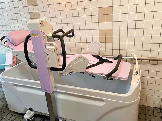 機械浴槽の浴室  