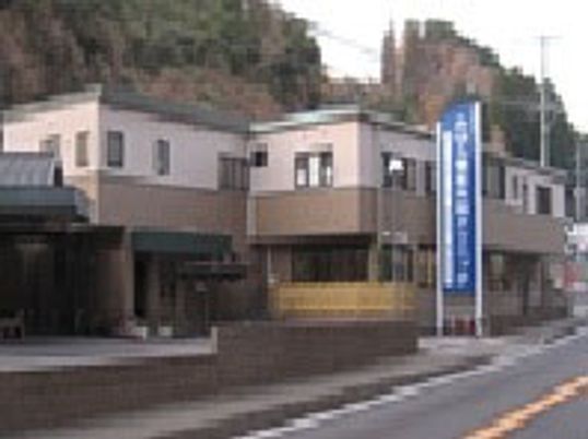 街並みに溶け込む施設外観