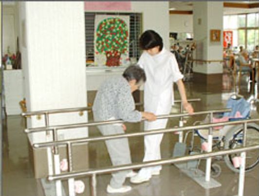 手すりがある廊下