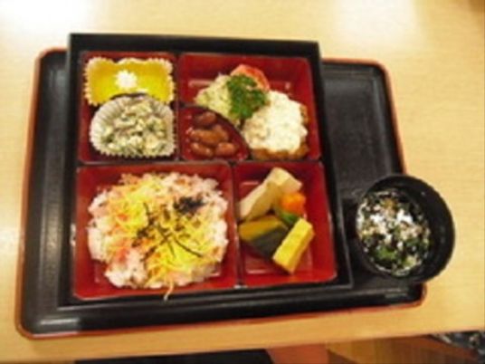 彩り豊かな食事内容