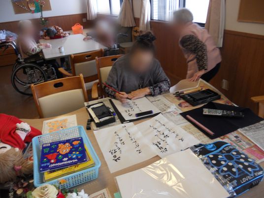 書道を楽しむ様子