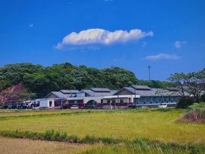 広がる田園の建物