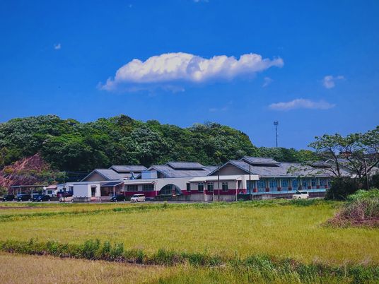 広がる田園の建物