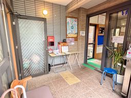 明るい訪問スペース