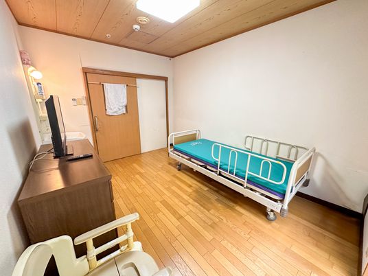 ベッドのある居室