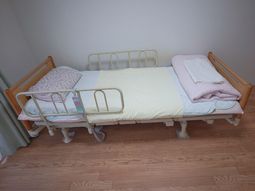 整頓された居室のベッド