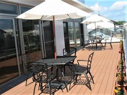 快適な屋外テラス風景