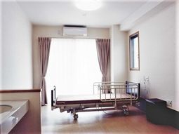 明るい居室の空間