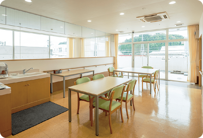明るい食堂の風景