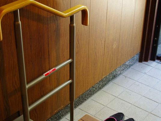 手すりのある廊下  