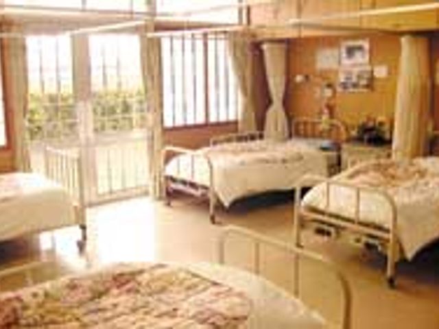 ゆったりとした居室 居室 自然光が差し込む開放的なスペースで、快適に過ごせます。ベッドレイアウトも自由自在です。