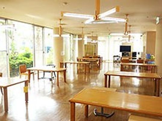 広々としたラウンジ