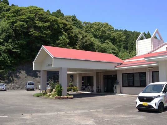 建物正面の外観  