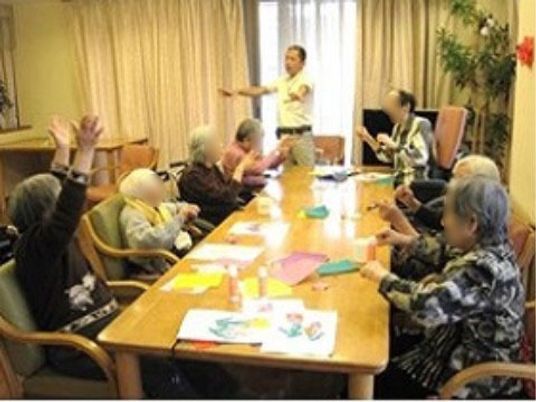 活動する人々の多目的室