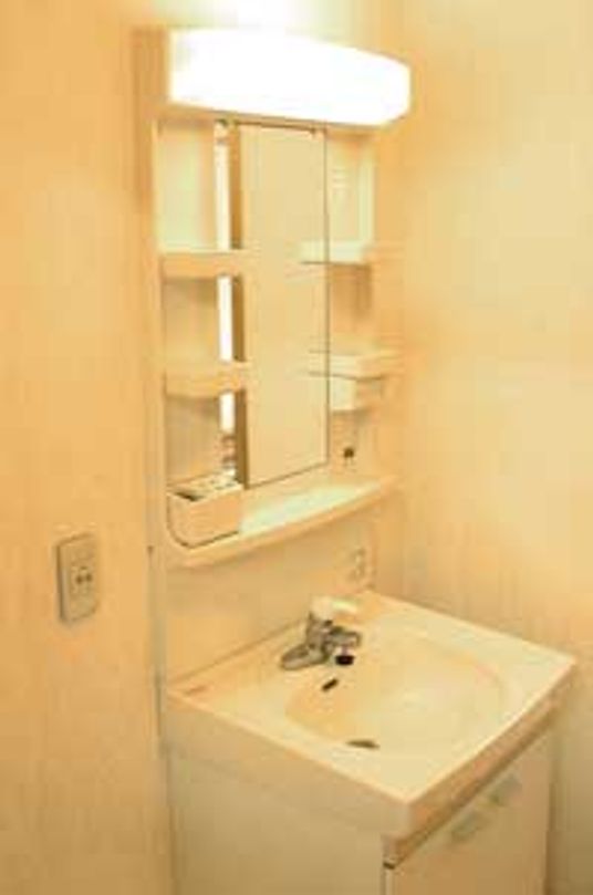 明るい洗面台