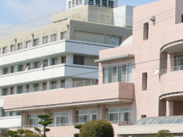立派な建物の外観 外観 広々とした設計が魅力の外観です。清潔感のある建物は、働きやすい環境を提供します。