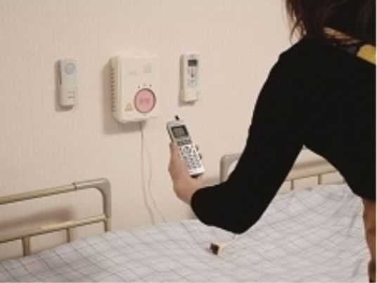 ナースコールを使用する様子