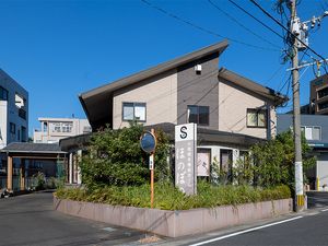 優雅な外観の建物