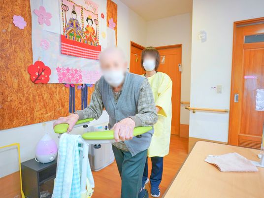 利用者と職員の介助活動