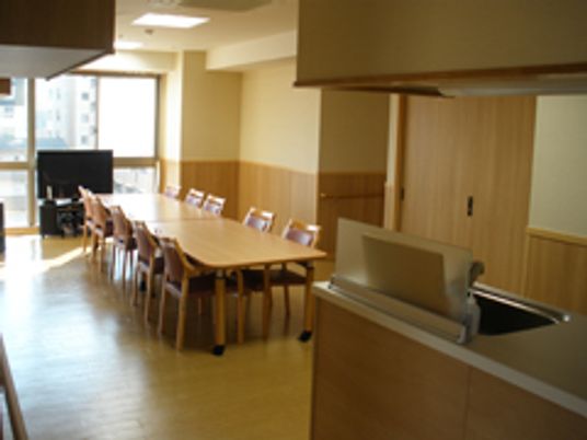 明るいダイニング空間