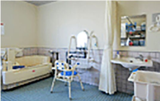 設備の整った浴室