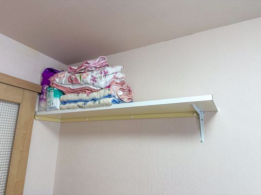 整然とした収納棚
