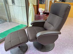 リクライニングチェアのある空間