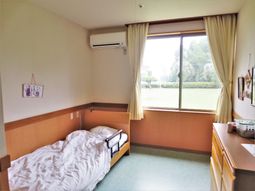 広々明るい個室