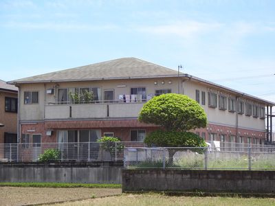 庭のある平屋建て施設