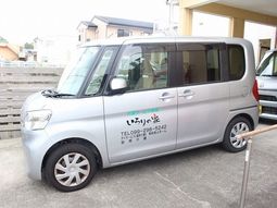介護施設の送迎車