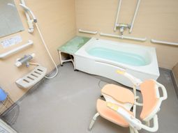 バリアフリーの浴室設備