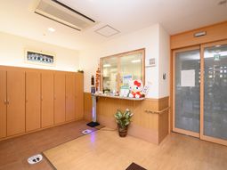 受付エリアと案内表示