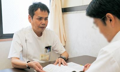 対話の様子の居室