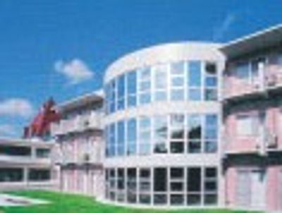 開放的な建物外観