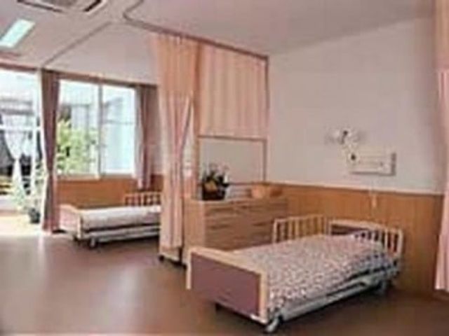 広々とした居室 居室 自然光が差し込む広々とした居室です。プライバシーが確保された快適な空間で過ごせます。