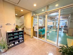 緑豊かな居室の入口