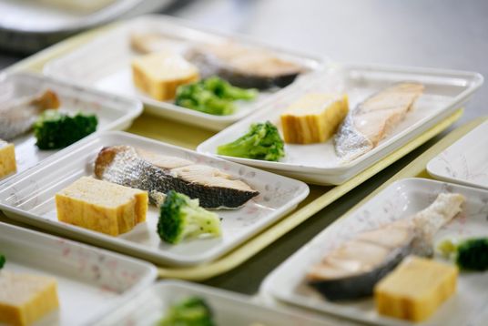 食事の準備が整ったキッチン  