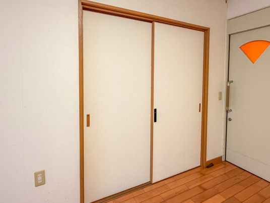 自動ドアの廊下