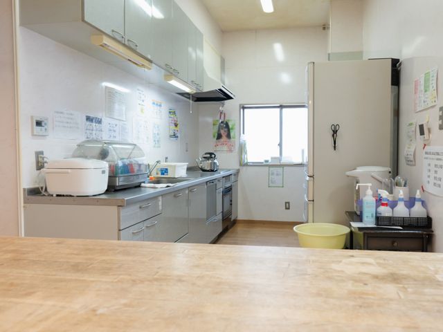キッチンの設備充実 キッチン 整理整頓されたキッチンスペースです。清潔感あふれる環境で食事の準備を行えます。