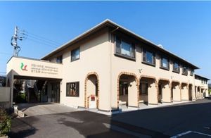 広々とした建物の外観