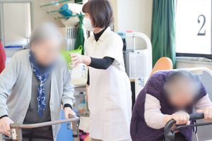介助風景の室内