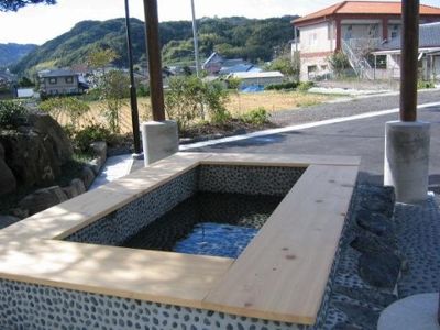 屋外に設けられた足湯
