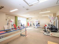 リハビリ器具の揃う部屋
