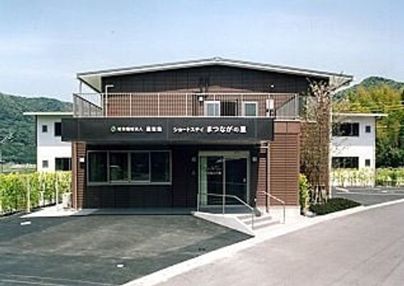 シンプルな施設外観