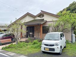 家庭的な外観の建物