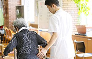 介護士と利用者の様子