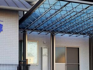 建物入口の外観  