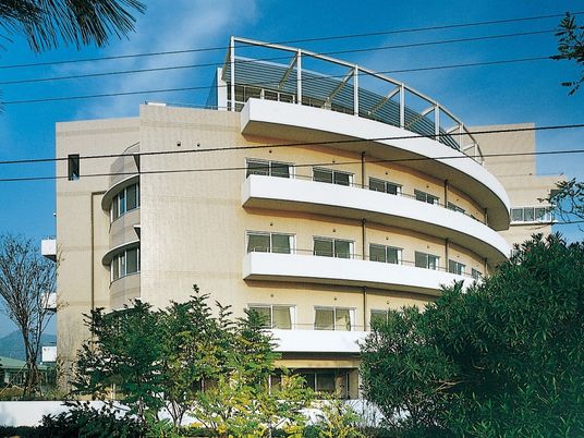 曲線外観の建物  