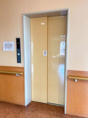 安全設計のエレベーター