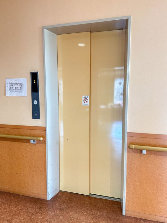 安全設計のエレベーター
